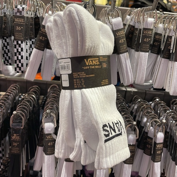 Vans Socks 3 pairs set CREW VANS.
"OFF THE WALL" White/Black
NWT - Picture 6 of 16